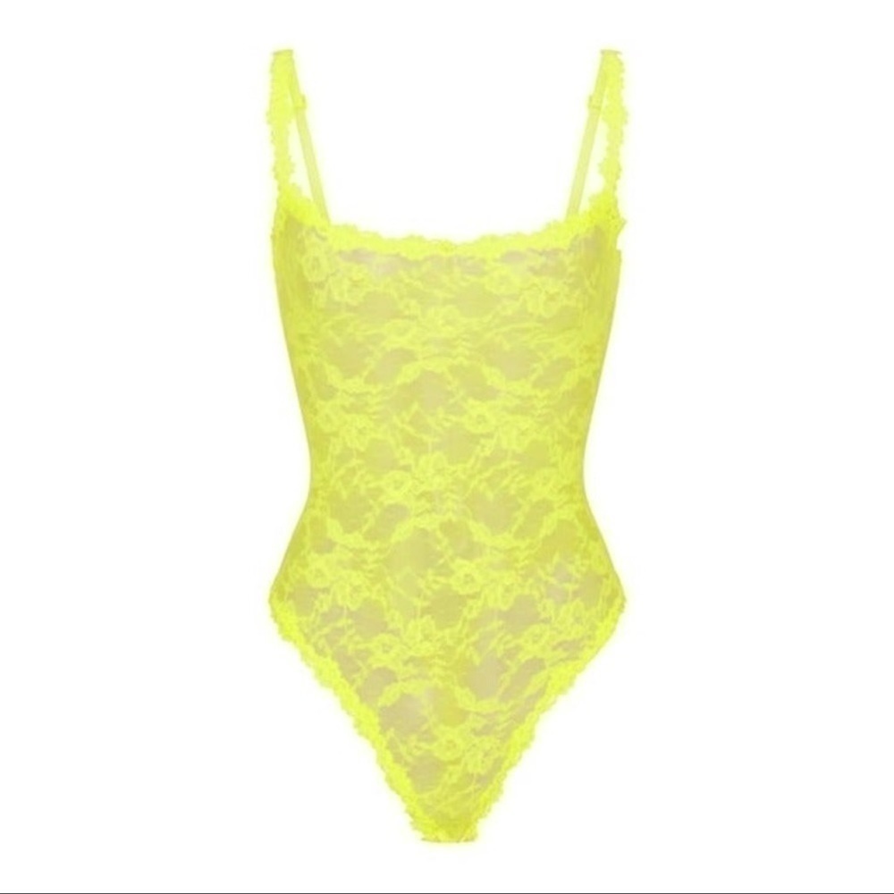 Skims Stretch Lace Intimates Thong Bodysuit - Picture 3 of 7